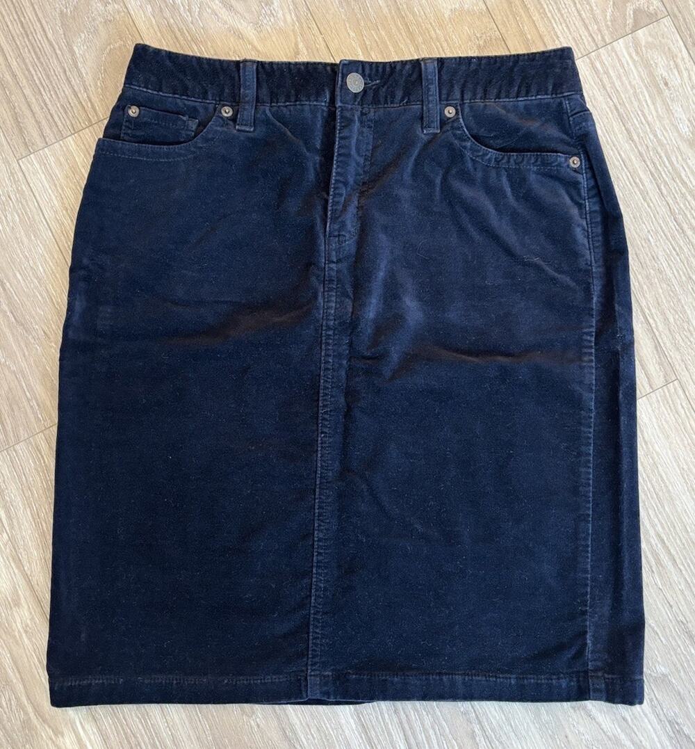 LL Bean Women’s Size 6 Regular Black Velvet Corduroy Knee Length Pencil Skirt